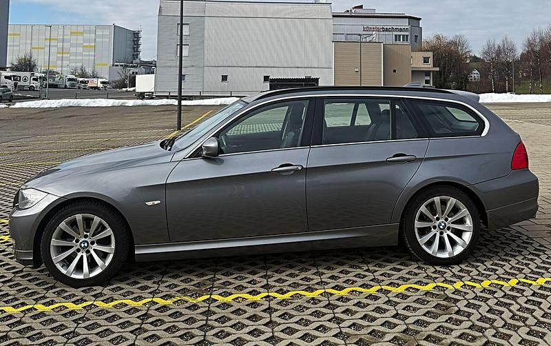 Gebraucht BMW 320 184 PS (135 kW) 2011 Kombi