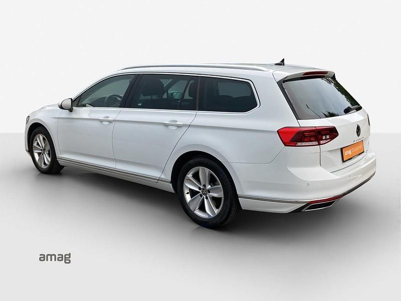 Gebraucht VW Passat Elegance 200 PS (147 kW) 2023 Gletscherweiss metallic Kombi