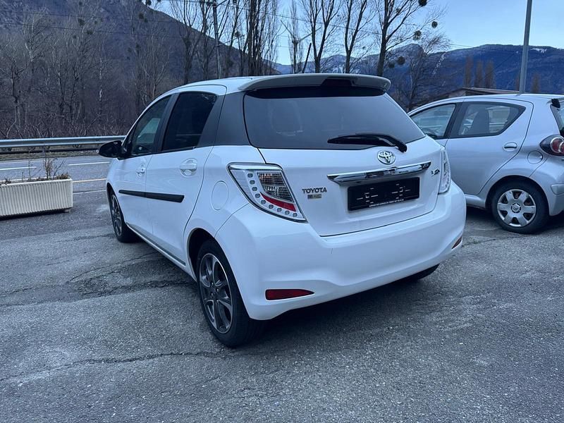 Gebraucht Toyota Yaris Premium 99 PS (72 kW) 2014 Kleinwagen