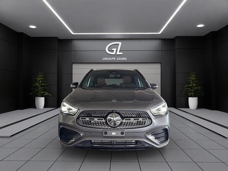 Gebraucht Mercedes GLA220 190 PS (139 kW) 2025 Grau SUV