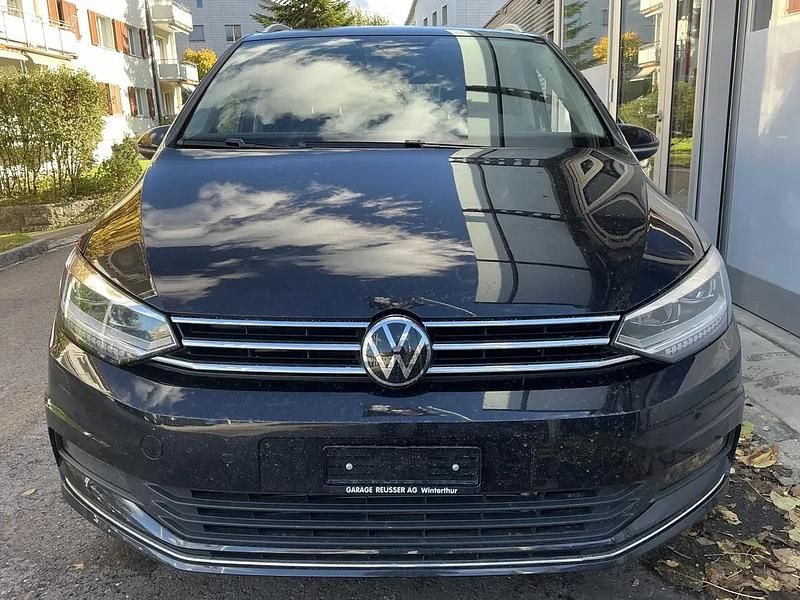 Gebraucht VW Touran Highline 150 PS (110 kW) 2025 Schwarz Van / Kleinbus