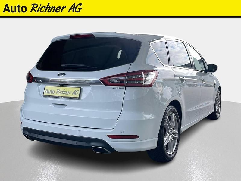 Gebraucht Ford S-MAX Titanium 190 PS (139 kW) 2018 Weiss Van / Kleinbus
