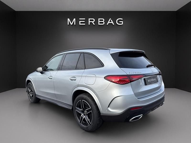 Neu Mercedes GLC300e 313 PS (230 kW) 2025 Silber SUV