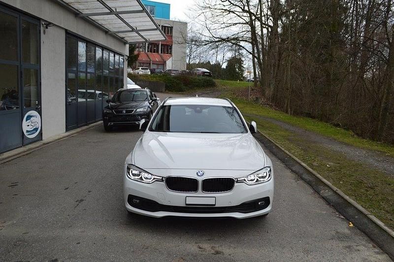 Gebraucht BMW 318 Advantage 150 PS (110 kW) 2018 Kombi