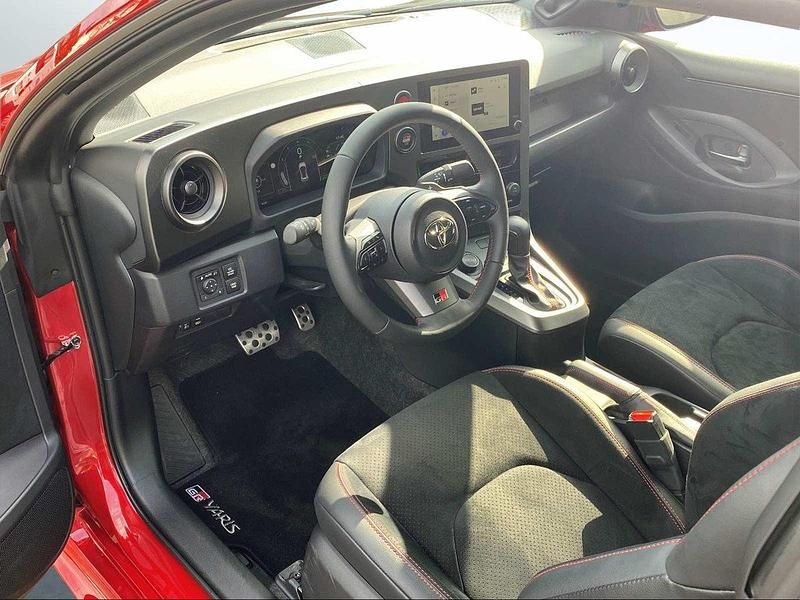 Gebraucht Toyota Yaris Sport 280 PS (205 kW) 2024 Rot Limousine