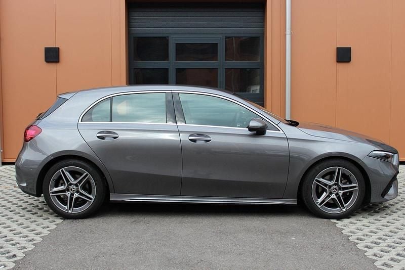 Gebraucht Mercedes A200 AMG line 163 PS (119 kW) 2024 Van / Kleinbus