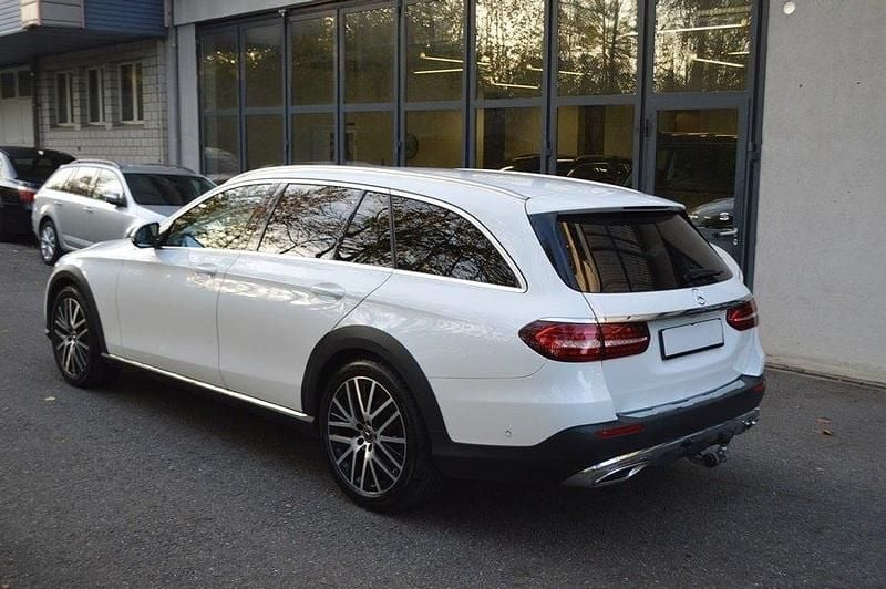 Gebraucht Mercedes E220 All-Terrain Avantgarde 194 PS (142 kW) 2020 Kombi