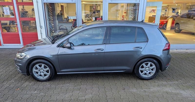 Gebraucht VW Golf VII Highline 150 PS (110 kW) 2017 Limousine