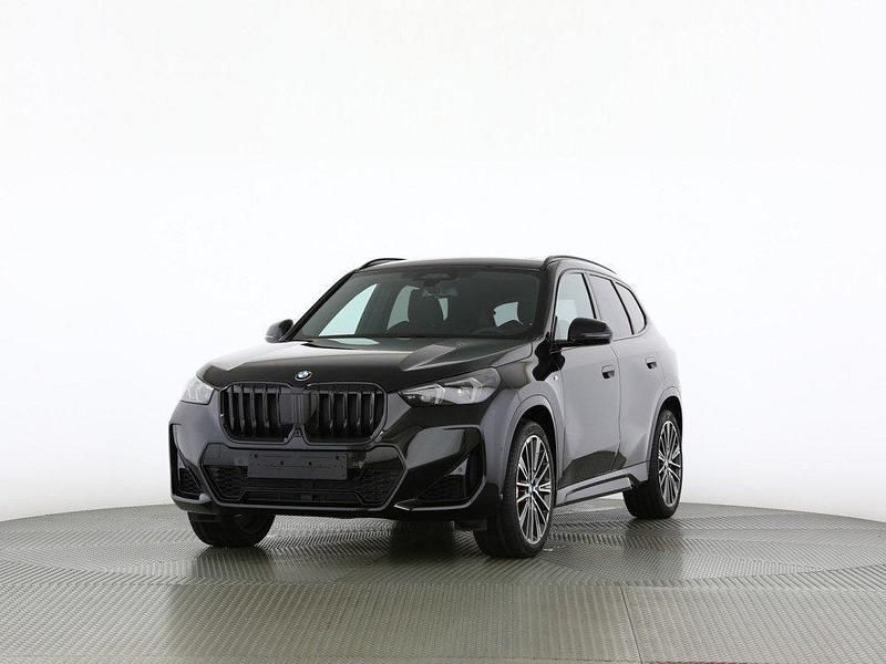 "mineralweiss" mét. Neu 2025 BMW X1 M Sport SUV | CHF 73’600 (Teuer) - Bild 1/4