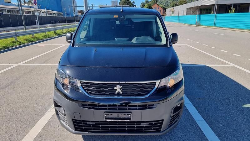 Gebraucht Peugeot Partner S 130 PS (95 kW) 2023 Van / Kleinbus