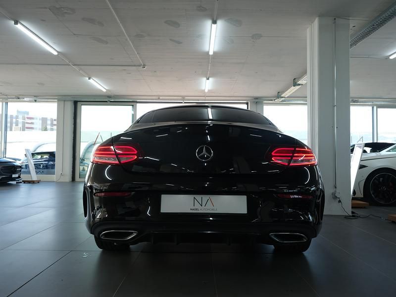 Gebraucht Mercedes C220 AMG line 194 PS (142 kW) 2022 Coupé