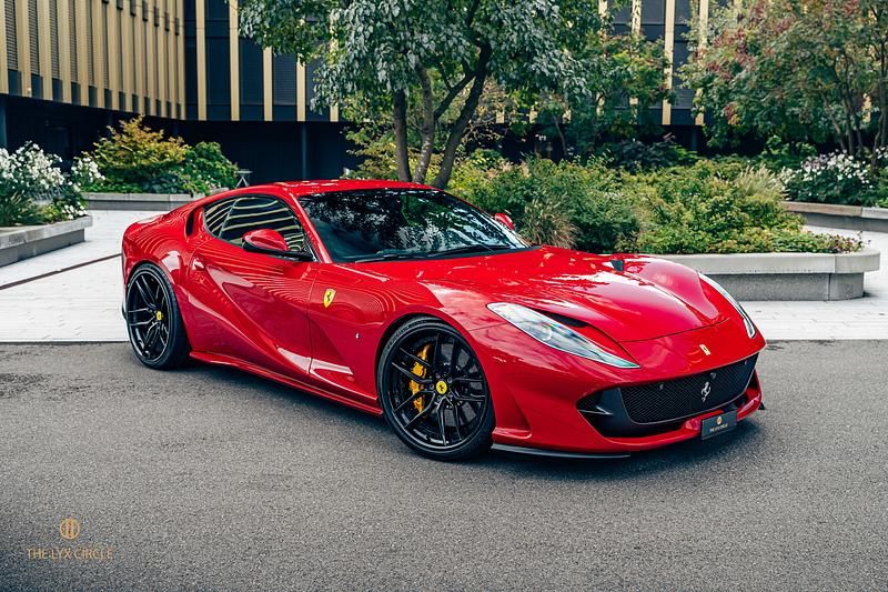 Gebraucht Ferrari 812 796 PS (585 kW) 2019
