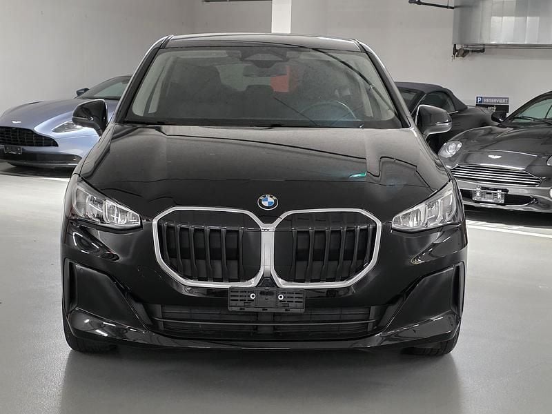 Gebraucht BMW 220 Active Tourer Performance 156 PS (114 kW) 2023 Schwarz Van / Kleinbus