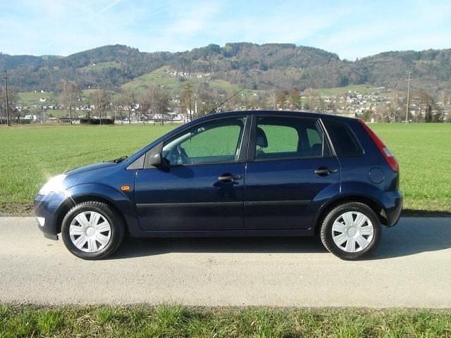 Gebraucht Ford Fiesta Trend 80 PS (58 kW) 2005 Kleinwagen