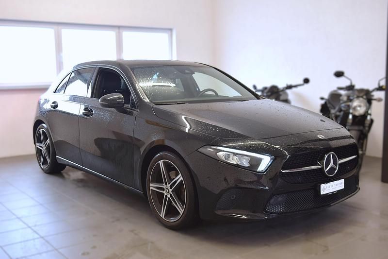 Gebraucht Mercedes A180 Night 136 PS (100 kW) 2021
