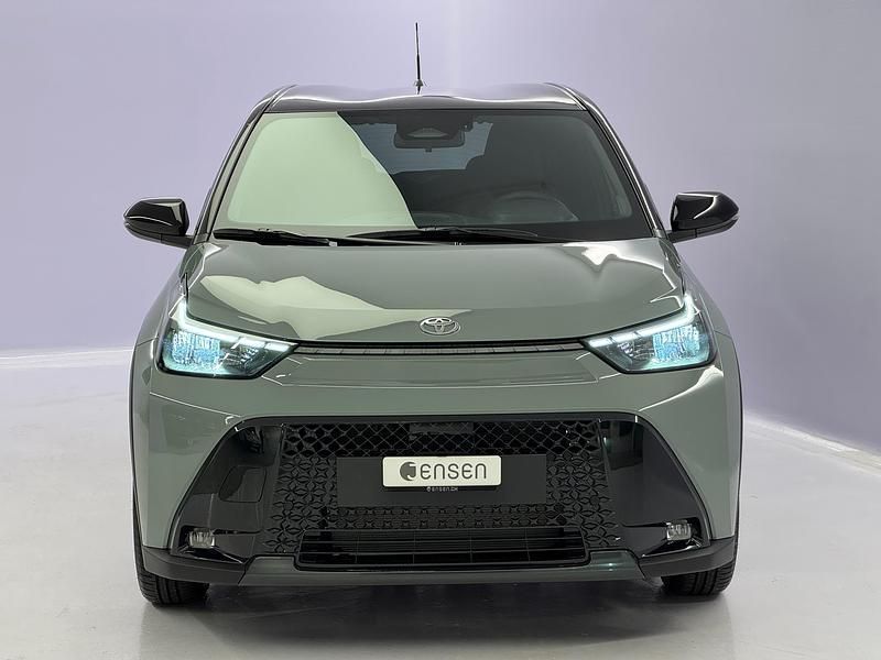 Neu Toyota Aygo X Style 116 PS (85 kW) 2025 Grün SUV