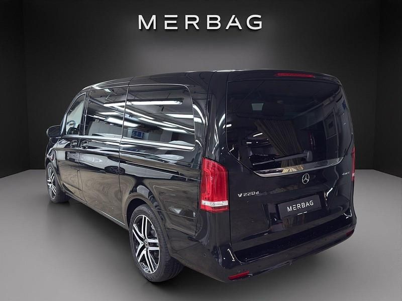 Gebraucht Mercedes V220 Avantgarde 163 PS (119 kW) 2021 Schwarz Van / Kleinbus