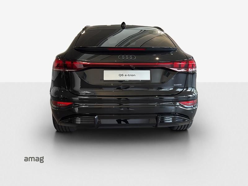 Neu Audi Q6 Sportback e-tron Ambiente 285 kW (388 PS) 2025 Mythosschwarz metallic SUV
