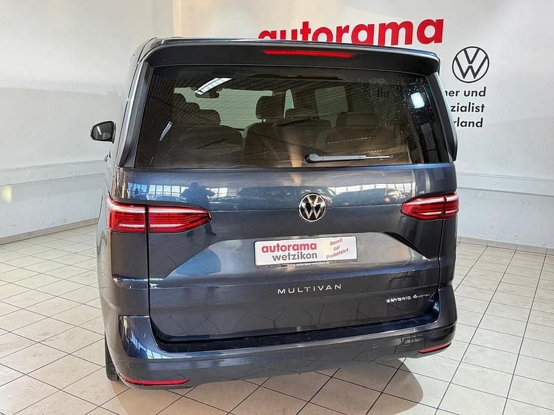 Gebraucht VW Multivan 177 PS (130 kW) 2025 Blau Van
