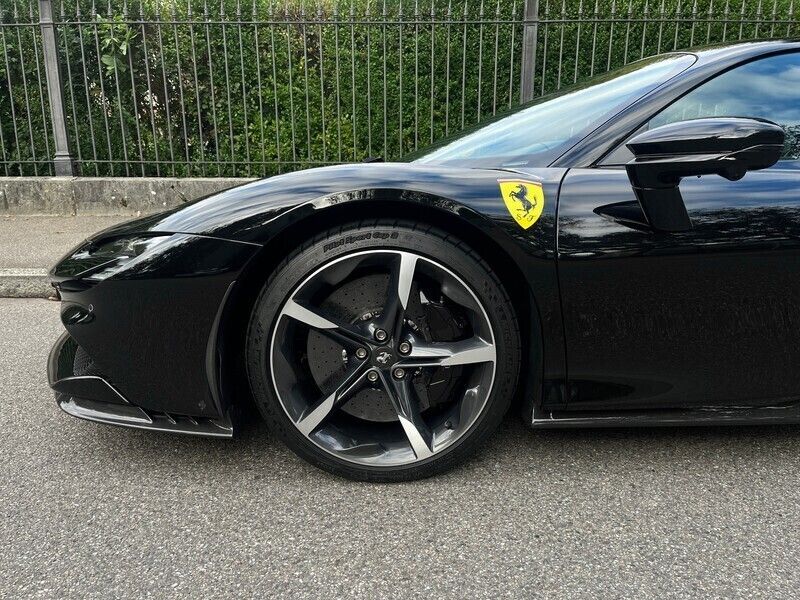 Gebraucht Ferrari SF90 1000 PS (735 kW) 2022 Schwarz Coupé