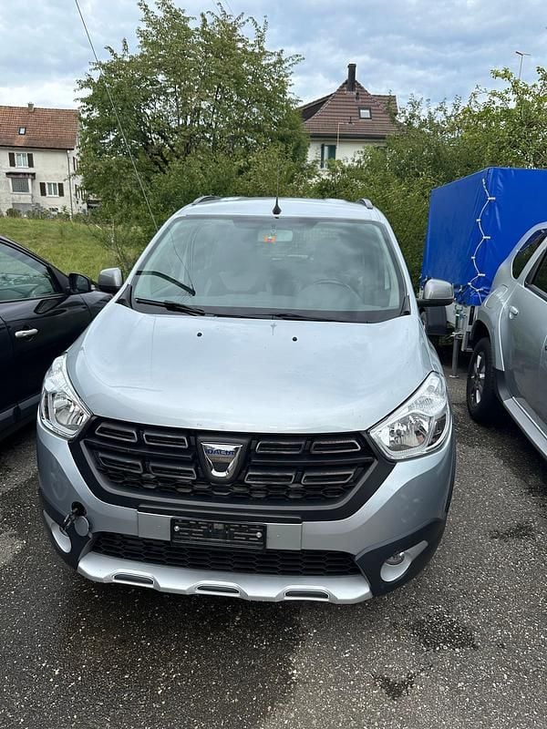 Gebraucht 2020 Dacia Lodgy Stepway Van / Kleinbus | CHF 5’000 (Fairer Preis) - Bild 1/4