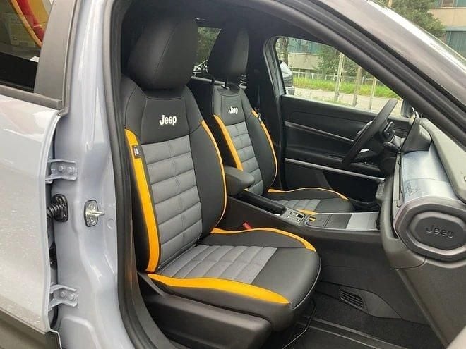 Neu Jeep Avenger North 136 PS (100 kW) 2025 Grau SUV