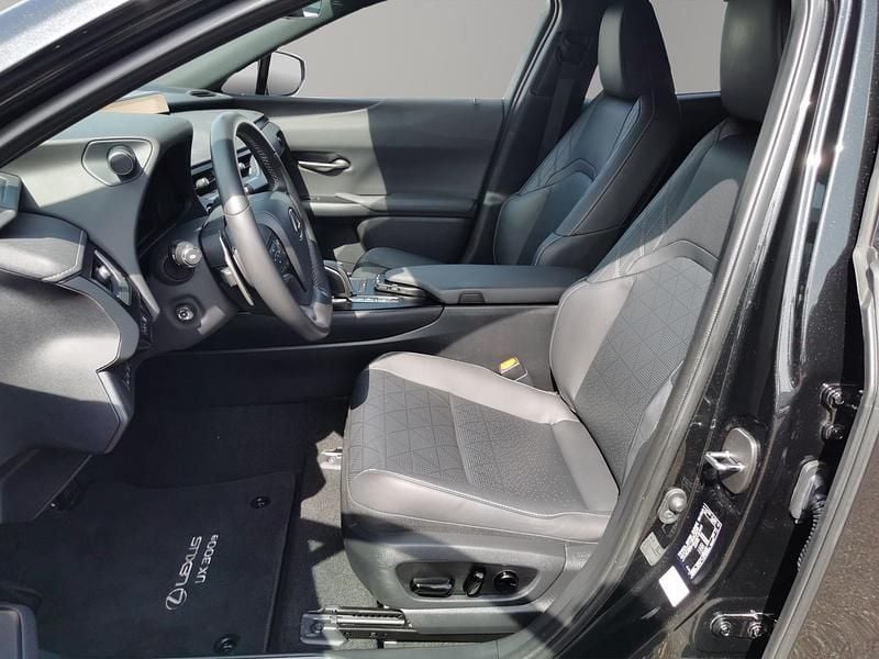 Gebraucht Lexus UX 300e 150 kW (204 PS) 2022 Schwarz SUV