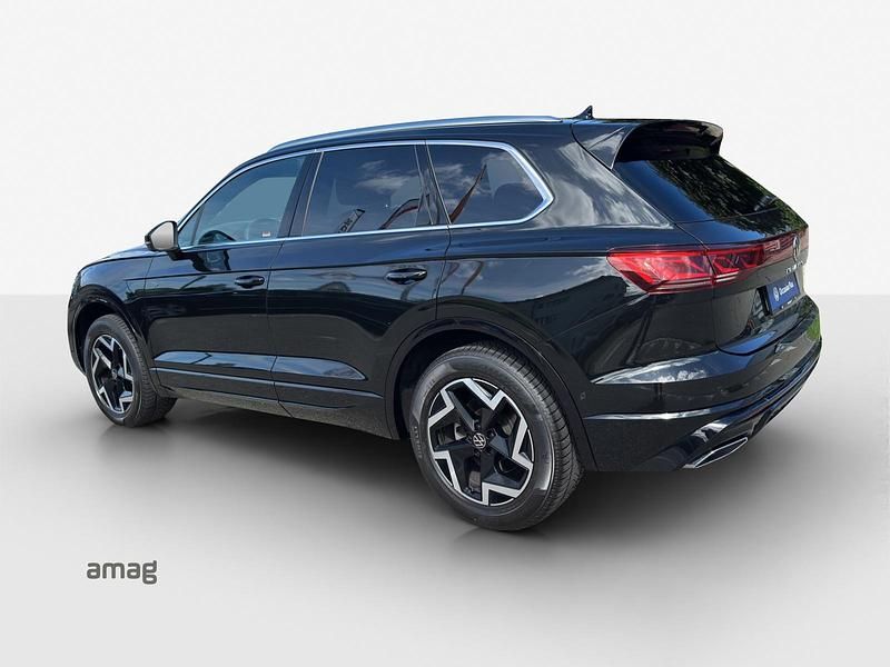 Gebraucht VW Touareg R-line 286 PS (210 kW) 2024 Grenadilla black metallic SUV