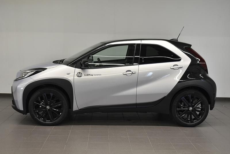 Gebraucht Toyota Aygo X Edition 72 PS (52 kW) 2025 Silber SUV