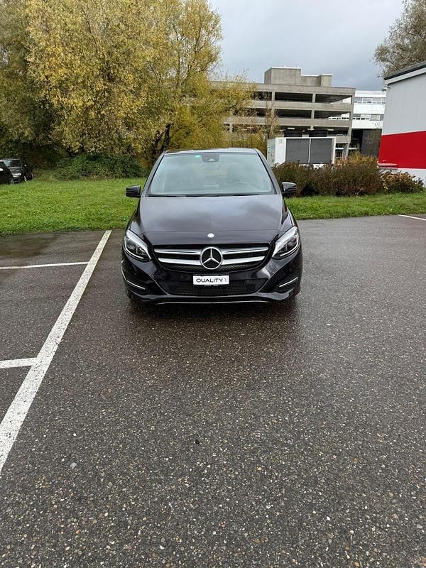 Gebraucht 2015 Mercedes B180 Style Van / Kleinbus | CHF 12’900 - Bild 1/4