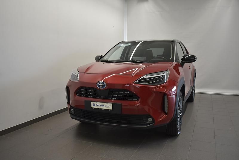 Rot Gebraucht 2023 Toyota Yaris Cross Elegant SUV | CHF 28’900 (Fairer Preis) - Bild 1/4