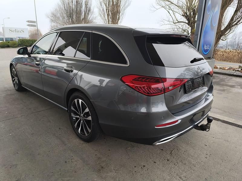 Gebraucht Mercedes C220 Avantgarde 200 PS (147 kW) 2022
