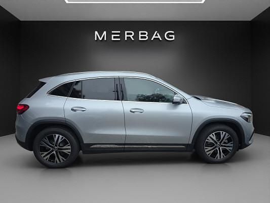 Neu Mercedes GLA220 190 PS (139 kW) 2025 Silber SUV