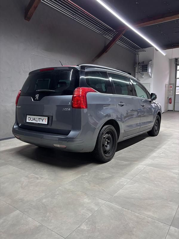 Gebraucht Peugeot 5008 Family 156 PS (114 kW) 2013 Van / Kleinbus