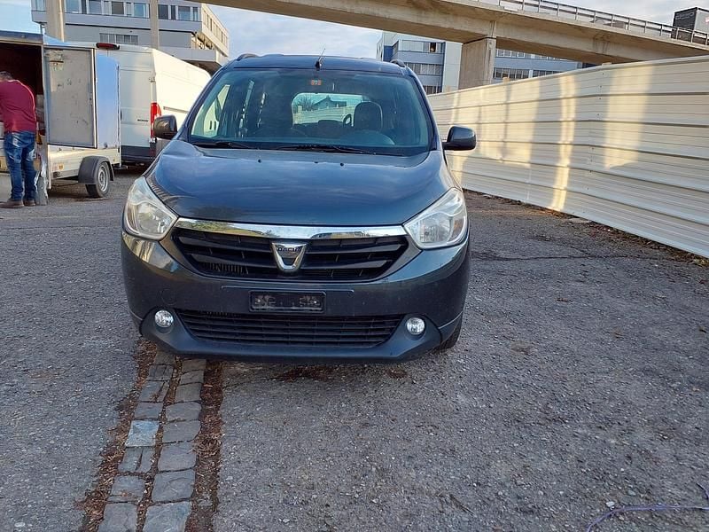 Gebraucht 2013 Dacia Lodgy Lauréate Van / Kleinbus | CHF 3’500 (Fairer Preis) - Bild 1/4
