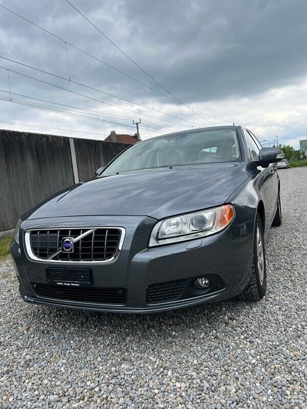 Gebraucht Volvo V70 Summum 185 PS (136 kW) 2008 Kombi