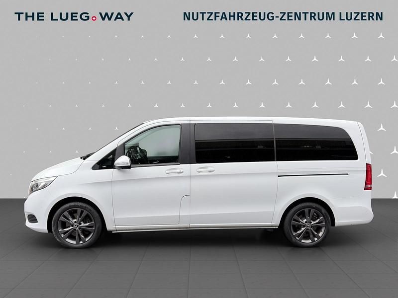 Gebraucht Mercedes V220 163 PS (119 kW) 2017 Weiss Van / Kleinbus
