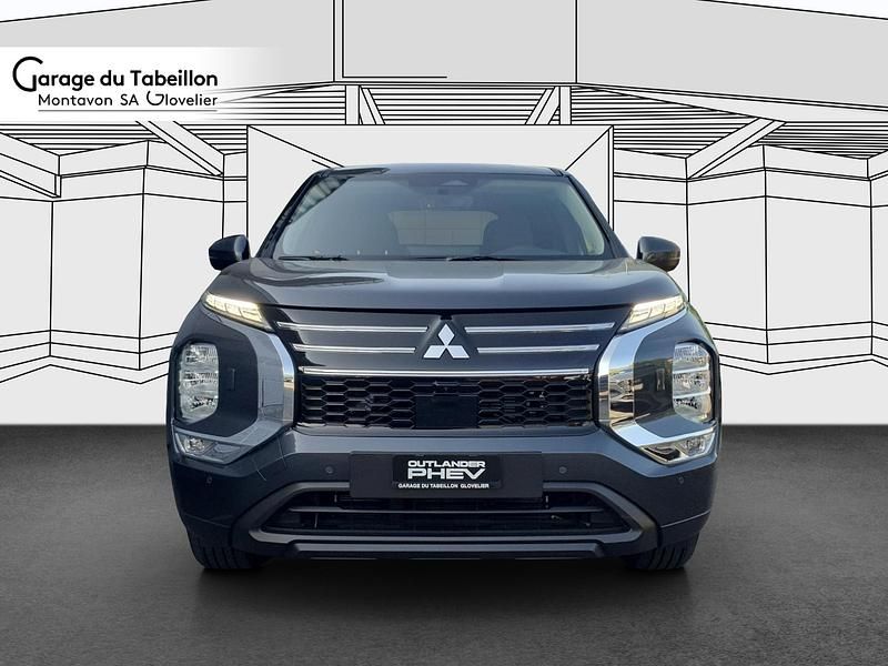 Neu Mitsubishi Outlander P-HEV Invite 306 PS (225 kW) 2025 Grau SUV