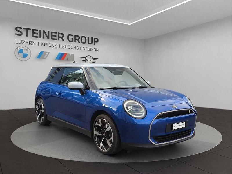 Gebraucht Mini Cooper SE 160 kW (218 PS) 2024 Blau Kleinwagen