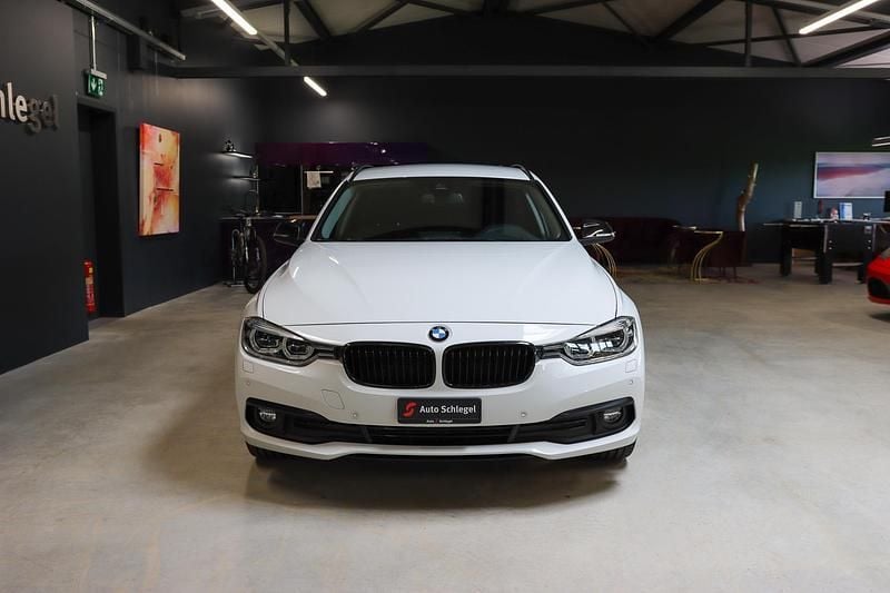 Gebraucht BMW 320 Advantage 190 PS (139 kW) 2019 Weiss Kombi