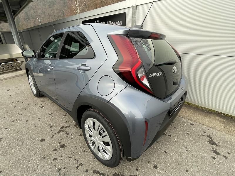 Neu Toyota Aygo X Comfort 116 PS (85 kW) 2025 Grau SUV