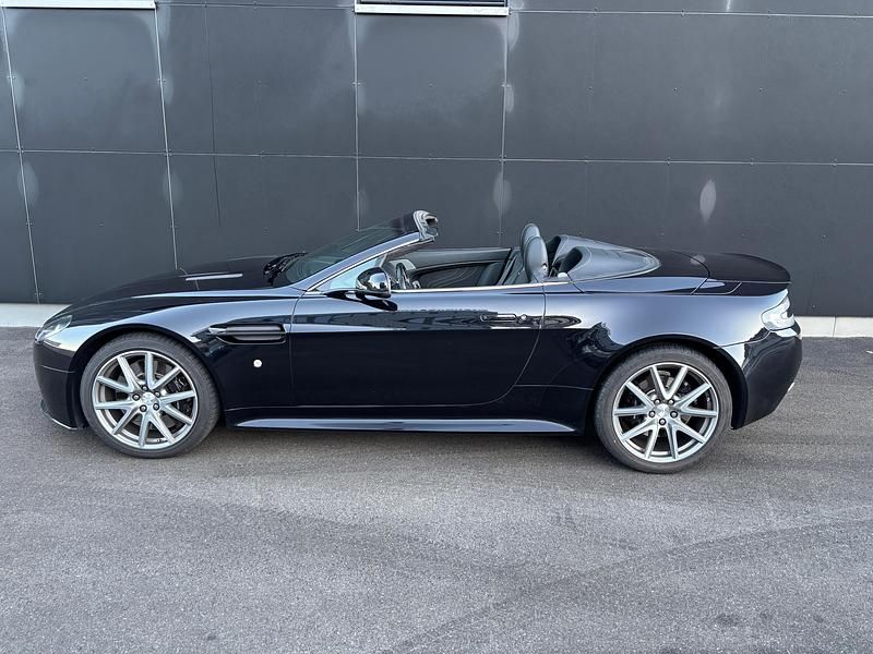 Gebraucht Aston Martin V8 Vantage 437 PS (321 kW) 2011 Schwarz Cabrio