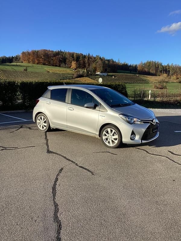 Gebraucht 2017 Toyota Yaris Hybrid Luna | CHF 13’900 (Superpreis) - Bild 1/4