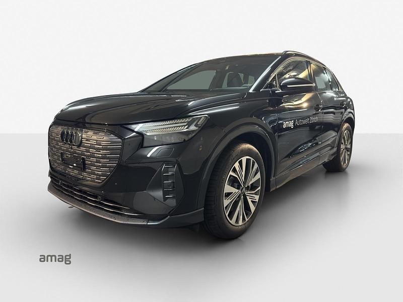 Mythosschwarz metallic Gebraucht 2025 Audi Q4 e-tron Advanced SUV | CHF 42’900 - Bild 1/4