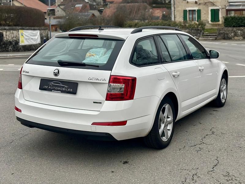 Gebraucht Skoda Octavia Ambition 110 PS (80 kW) 2016 Kleinwagen