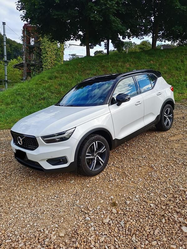 Gebraucht 2018 Volvo XC40 R-Design SUV | CHF 22’300 (Etwas zu teuer) - Bild 1/4