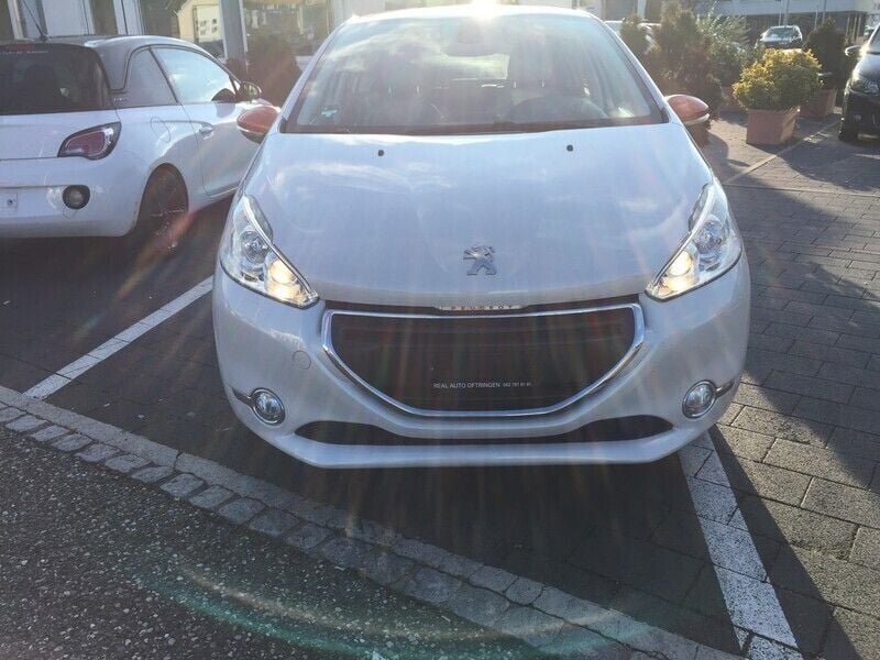 Gebraucht Peugeot 208 Roland Garros 82 PS (60 kW) 2015 Kleinwagen