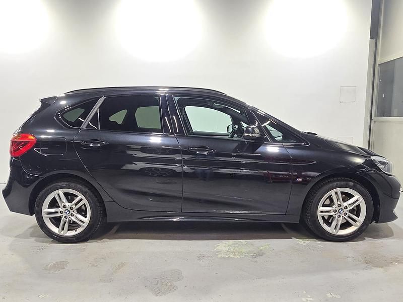 Gebraucht BMW 220 Active Tourer M Sport 190 PS (139 kW) 2021 Schwarz Van / Kleinbus