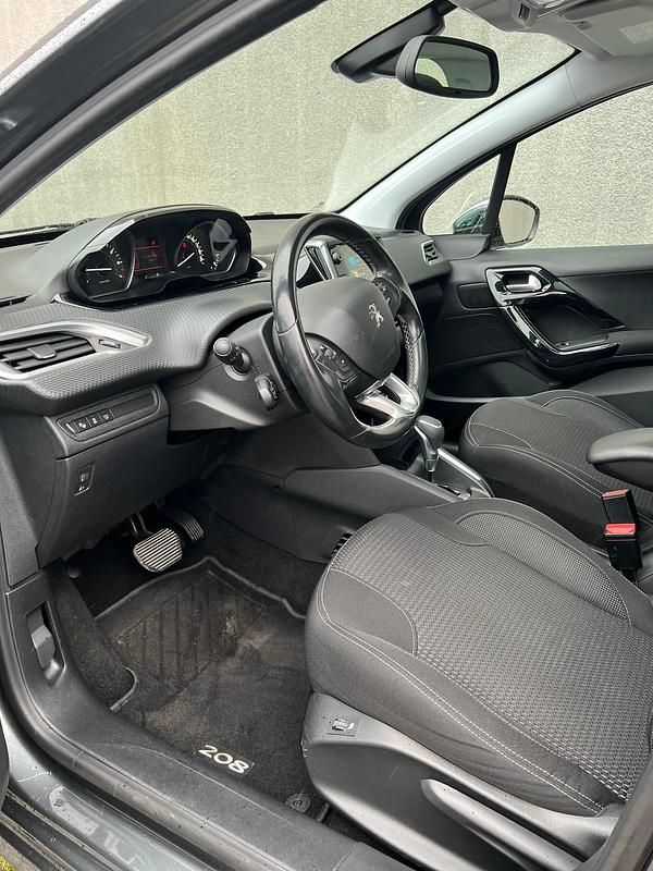 Gebraucht Peugeot 208 Allure 110 PS (80 kW) 2017 Kleinwagen