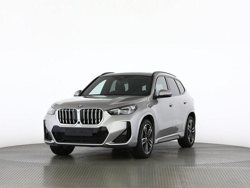 Neu BMW X1 M Sport 163 PS (119 kW) 2025 Spacesilber mét. SUV